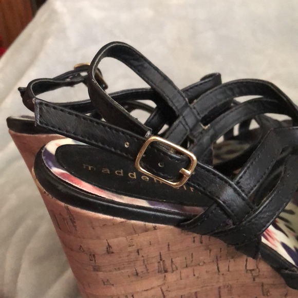 Size 7.5 Black Wedge Heels - Picture 5 of 6